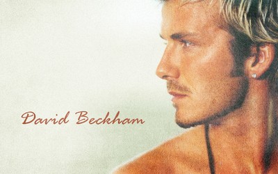 熊猫电竞动态-于帕梅卡诺这脚远射偏出